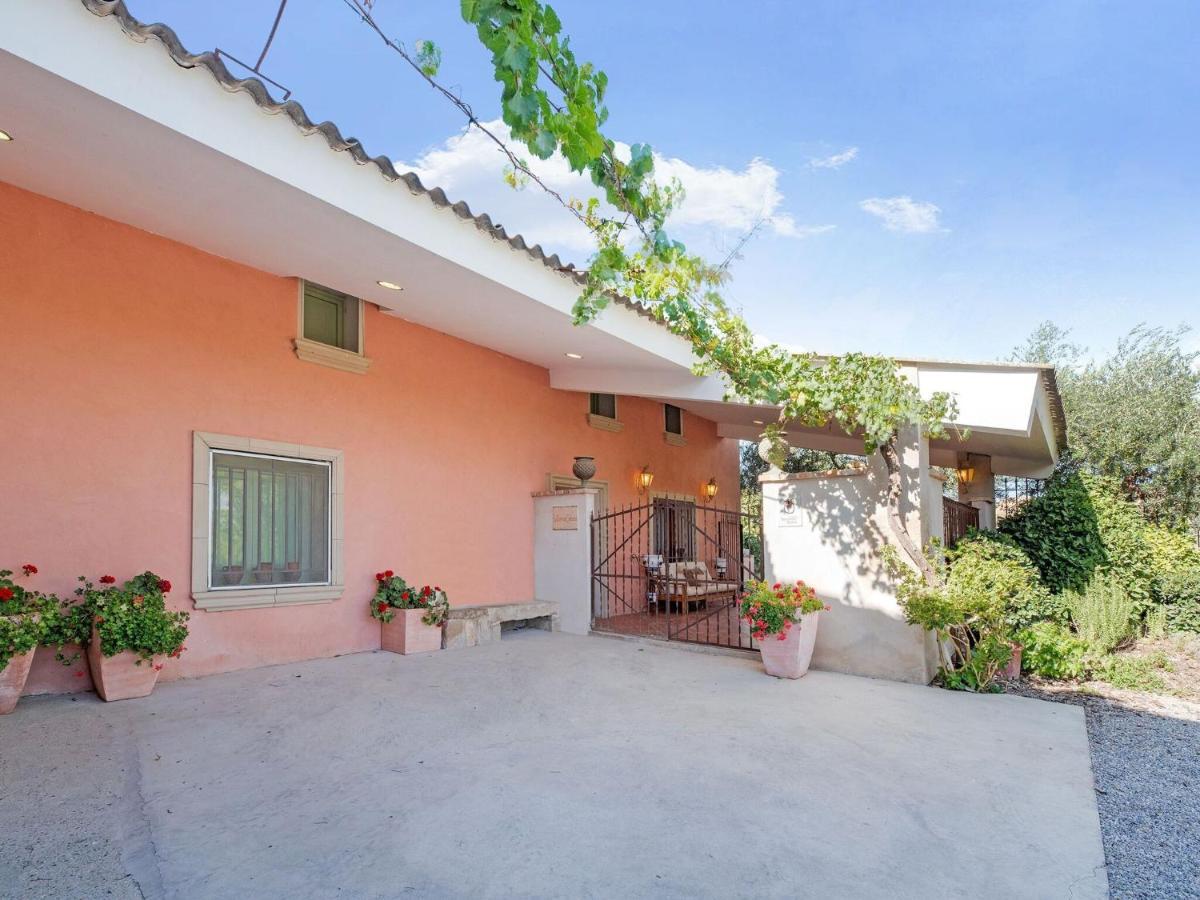 Lively Holiday Home In Fraga With Private Pool Экстерьер фото